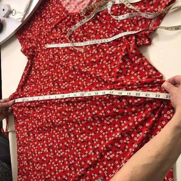 BR Fcty Red White Floral Fit & Flare Flounce Hem Short Sleeve Dress Sz M - Picture 13 of 15